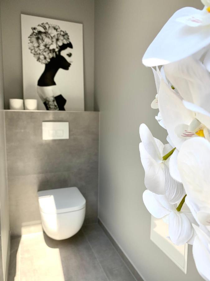 Six - One Seven Apartment Koblenz  Bagian luar foto